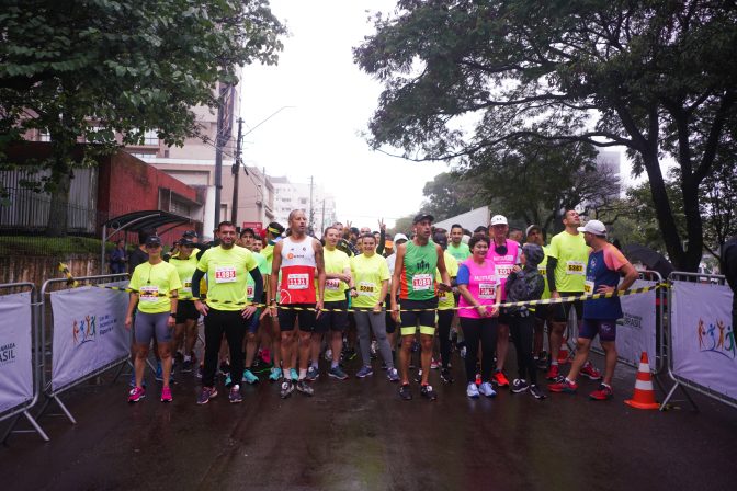 Dois mil corredores se reúnem em Bauru para corrida e caminhada