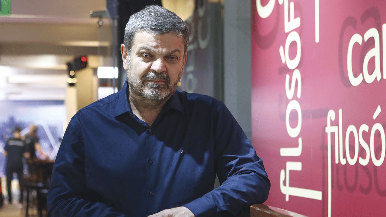 café gravação | Riscos atuais à subjetividade e a busca por bem viver, com Pedro de Santi